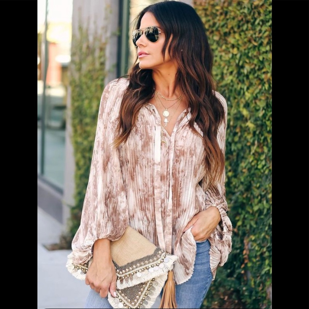 Vici Way of Life Balloon Sleeve Plisse Tie Blouse